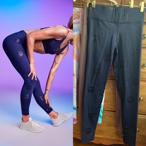 Peloton Terez Peace Sign Legging